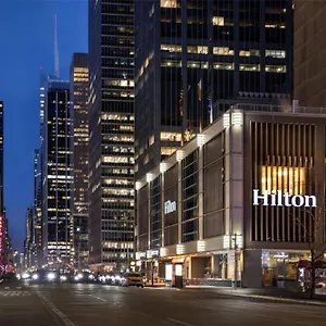 4* מלון Hilton Midtown